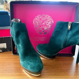 Vince Women's Emerald Green Suede Ankle Boots